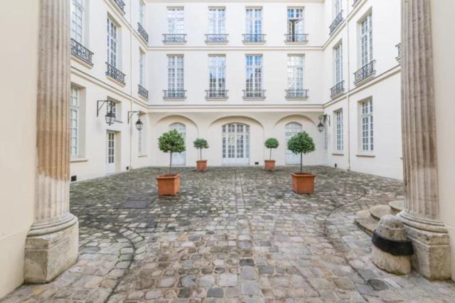 Marais - Temple Apartment Paris